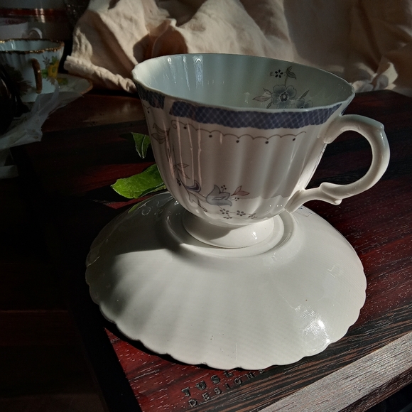 Royal Stafford bone china England. Cup and saucer. Make Believe (pattern). . - Picture 3 of 12